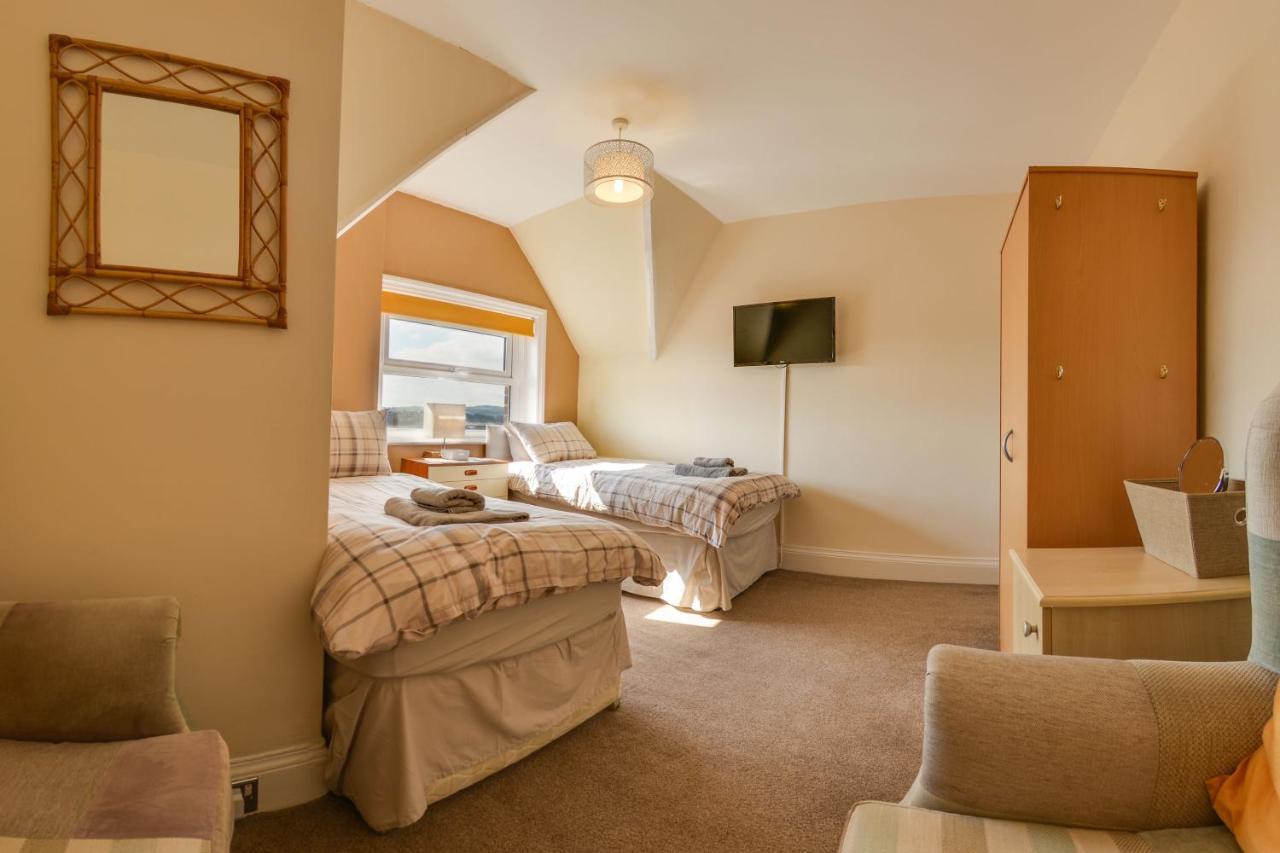 The Whitby Prospect, Large Apartment With Stunning Views, 2 Mins From Beach Exterior foto