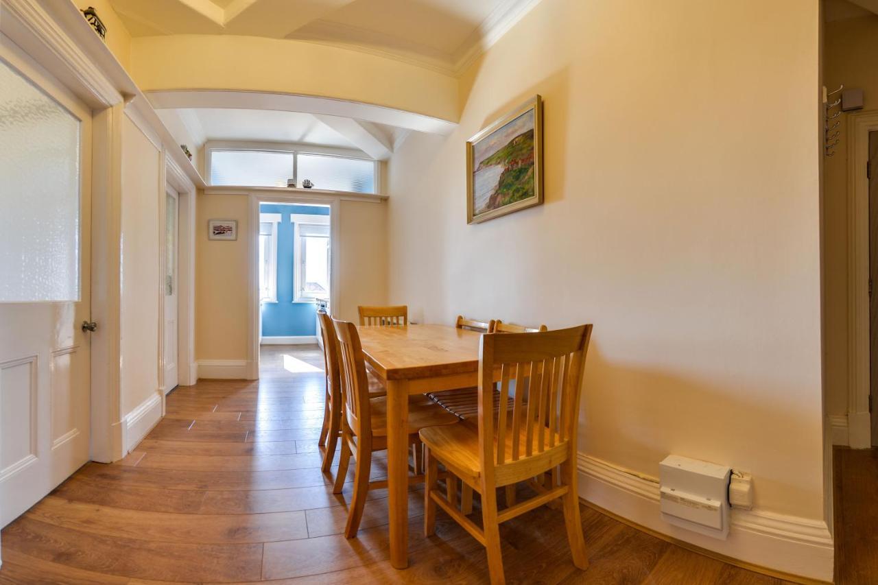 The Whitby Prospect, Large Apartment With Stunning Views, 2 Mins From Beach Exterior foto