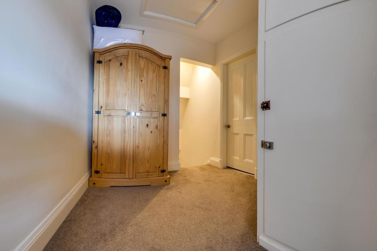The Whitby Prospect, Large Apartment With Stunning Views, 2 Mins From Beach Exterior foto