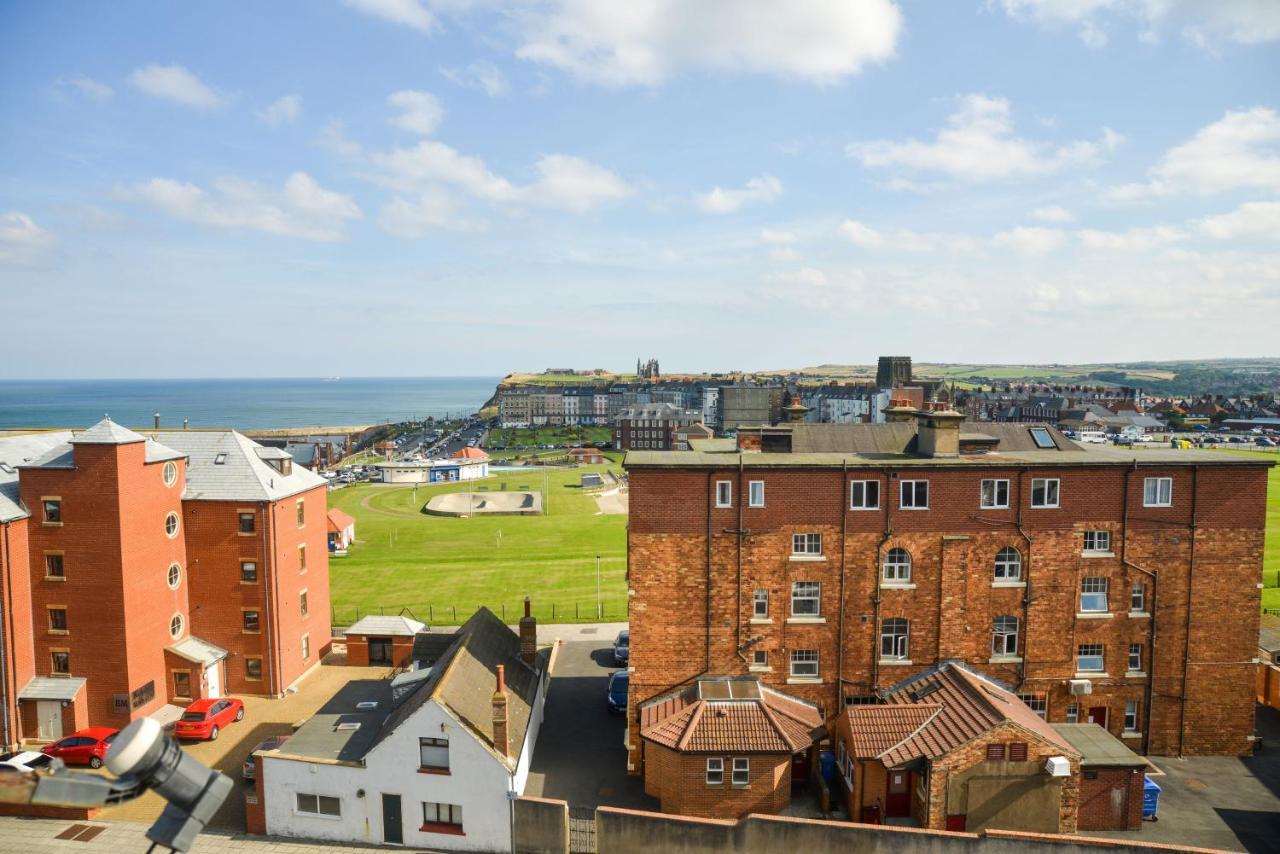 The Whitby Prospect, Large Apartment With Stunning Views, 2 Mins From Beach Exterior foto
